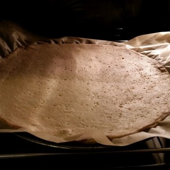 ... und bei 190°C Umluft ca. 10 - 15 min (bei Ober- und Unterhitze ca. 12 - 18 min) vorbacken ...