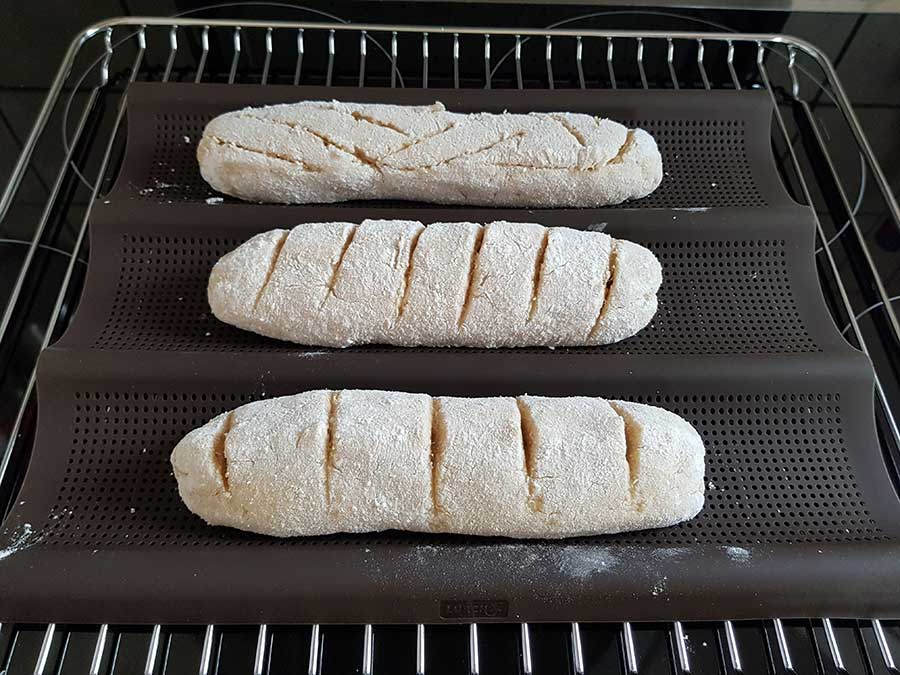 Lurch Flexiform Baguetteform 36x28,5cm 3fach braun mit feinmaschiger Netzstruktur