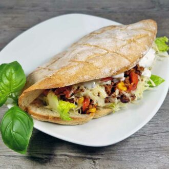 Chili-Con-Carne-im-Fladenbrot-Rezept-low-carb-glutenfrei