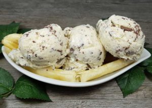 Bananen-Stracciatella-Eis lowcarb
