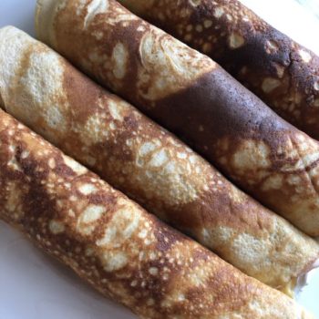 Rezept Herzhaft gefüllte Pfannkuchen-Röllchen mit Joghurt-Dip lowcarb glutenfrei