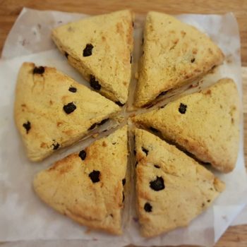 Rezept Heidelbeer Zitronen Scones mit Heidelbeerfrischkäse lowcarb glutenfrei keto