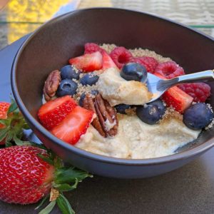 Rezept Frühstücksbowl Walnuss-Zimt mit Beeren lowcarb glutenfrei