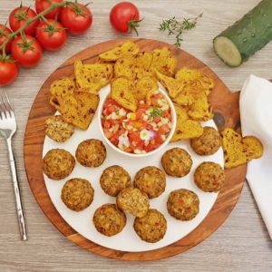 Rezept Grillwurstballs mit Sommer Salsa & Brotchips lowcarb glutenfrei
