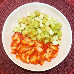 Rezept Joghurt Rhababer Erdbeer Torte lowcarb keto glutenfrei