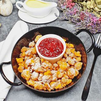 Rezept Kürbis-Zimtschmarrn mit Apfel Pflaumenröster und Vanillisauce lowcarb glutenfrei