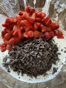 Rezept Erdbeer Stracciatella Schnitte lowcarb keto glutenfrei