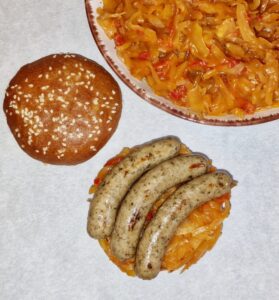 Rezept Tomaten-Paprika-Kraut Bratwurst Burger low-carb keto glutenfrei