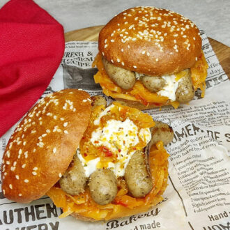 Rezept Tomaten-Paprika-Kraut Bratwurst Burger low-carb keto glutenfrei